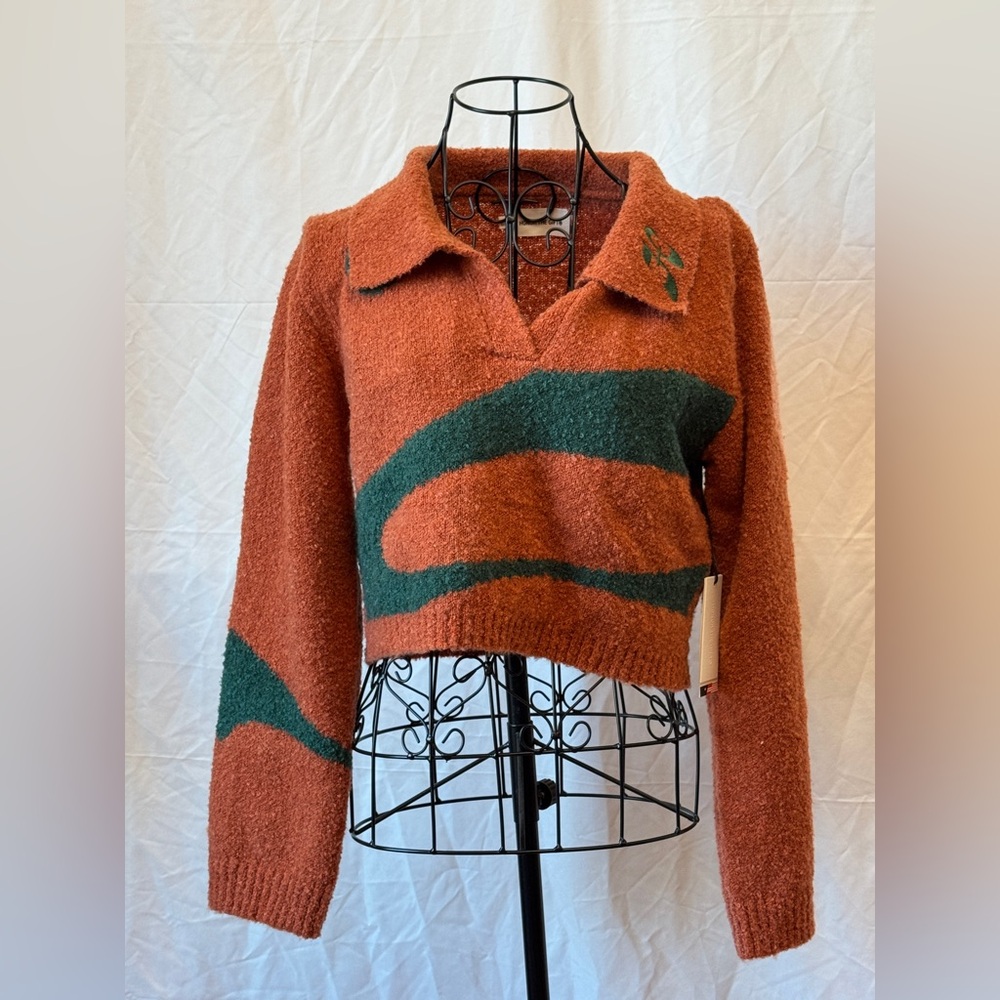 307 - Honor the Gift Stylish Rust and Green Women's Sweater